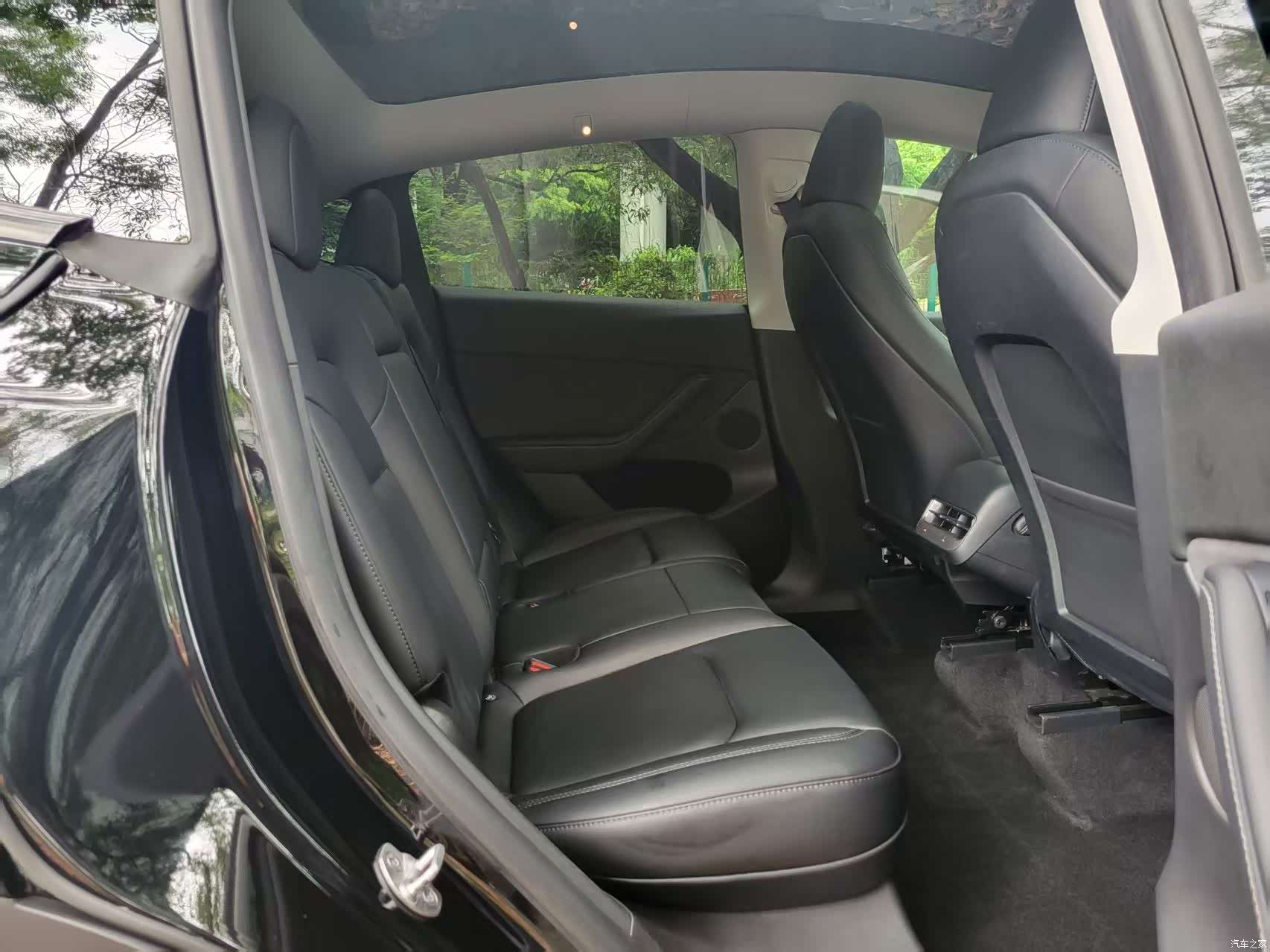 Tesla Model Y, 2023 12