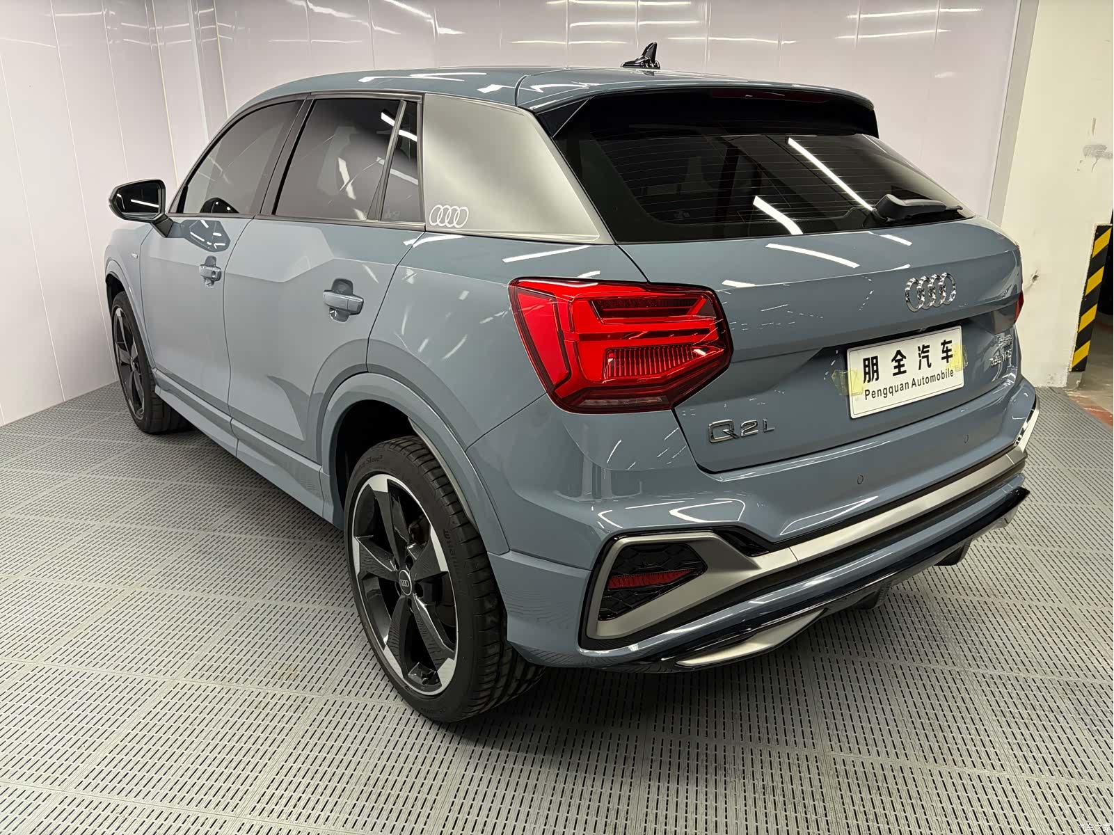 Audi Q2L, 2023 16
