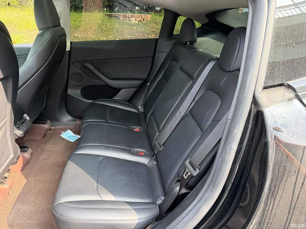 Tesla Model Y, 2023 12
