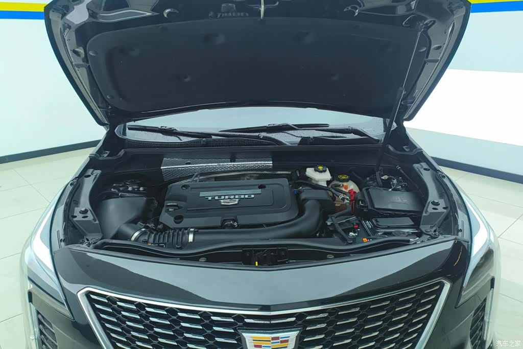 Cadillac XT4, 2023 10