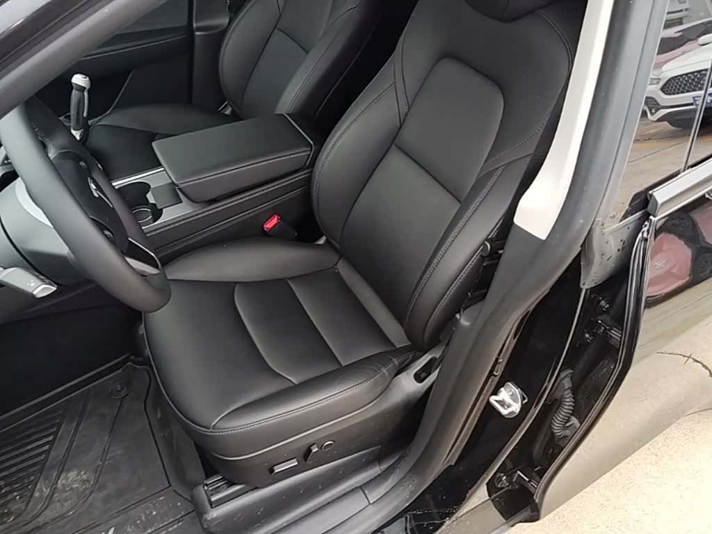 Tesla Model Y, 2024 15