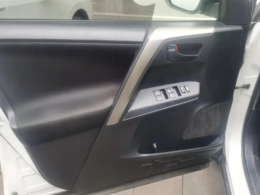 Toyota RAV4 Rongfang