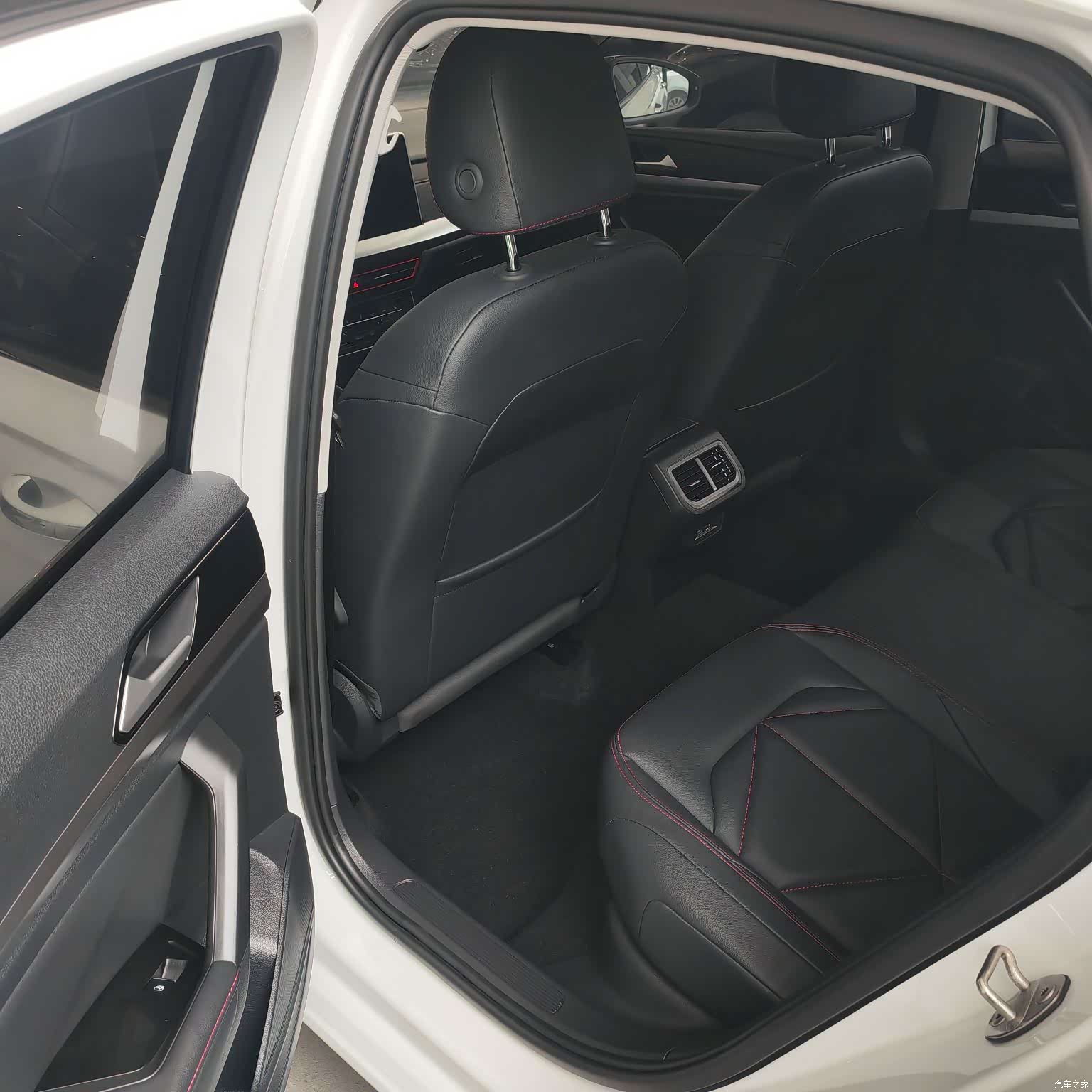 Volkswagen Lavida, 2024 все фото