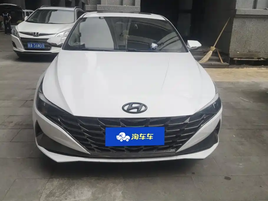 Hyundai Elantra