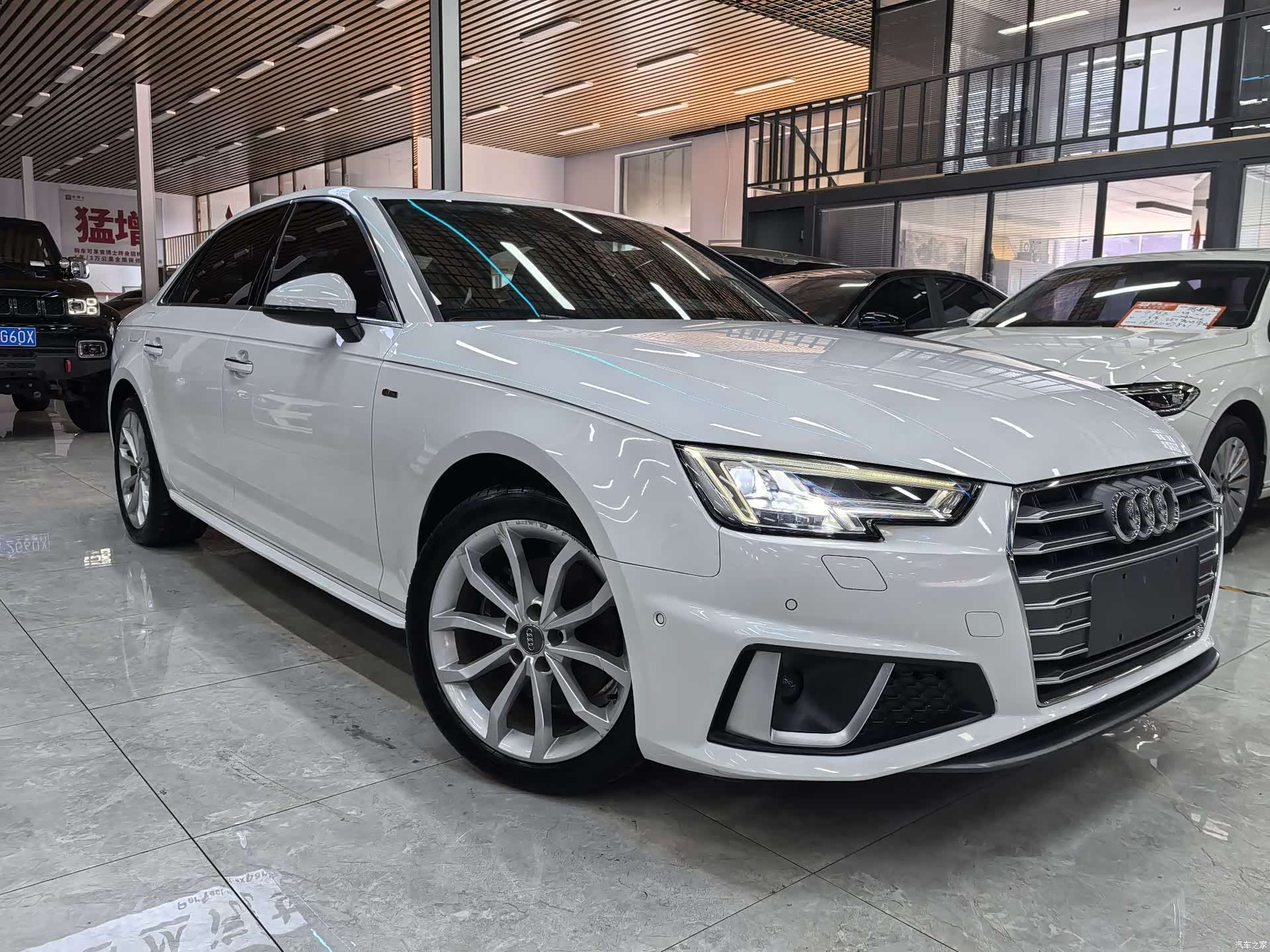 Audi A4L, 2019 3