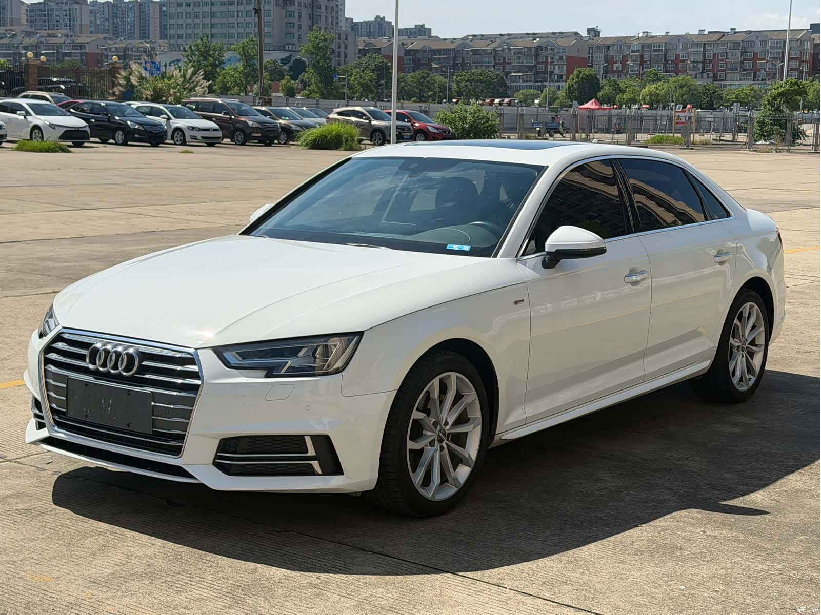 Audi A4L, 2019 1
