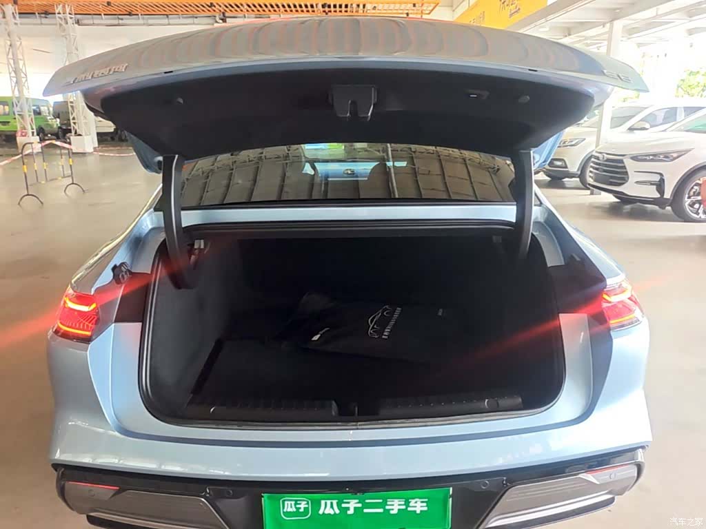 Geely E8, 2025 19