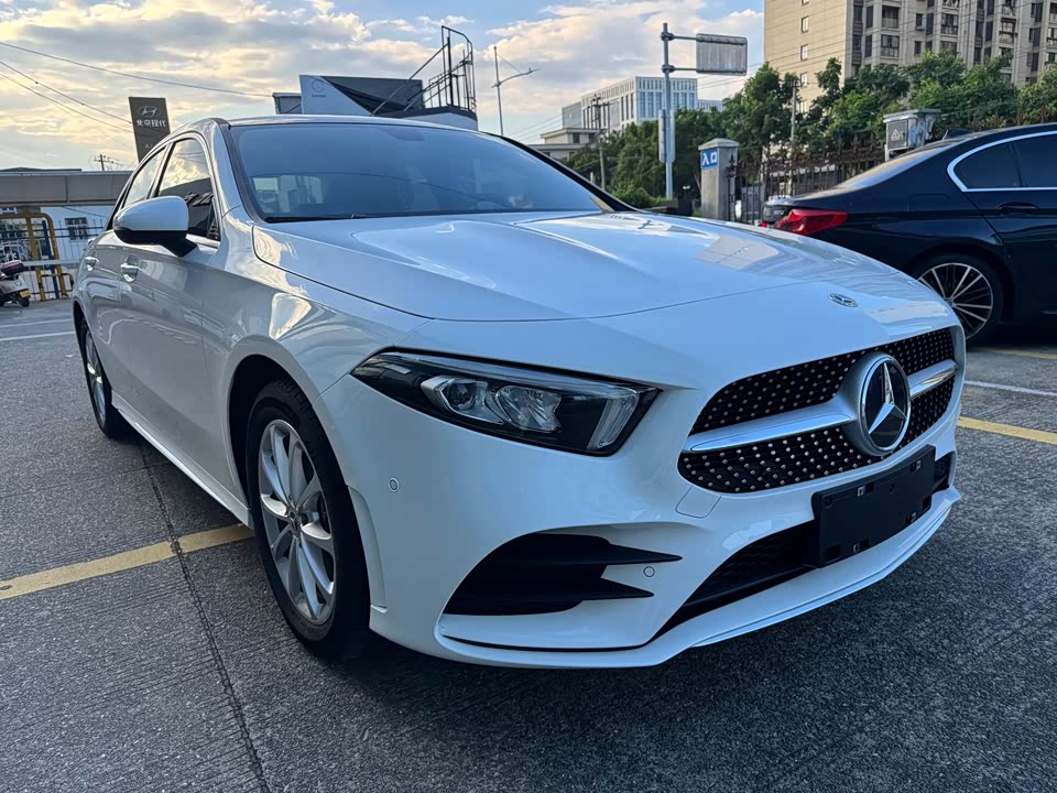 Mercedes-Benz Class A Mercedes-Benz Class A