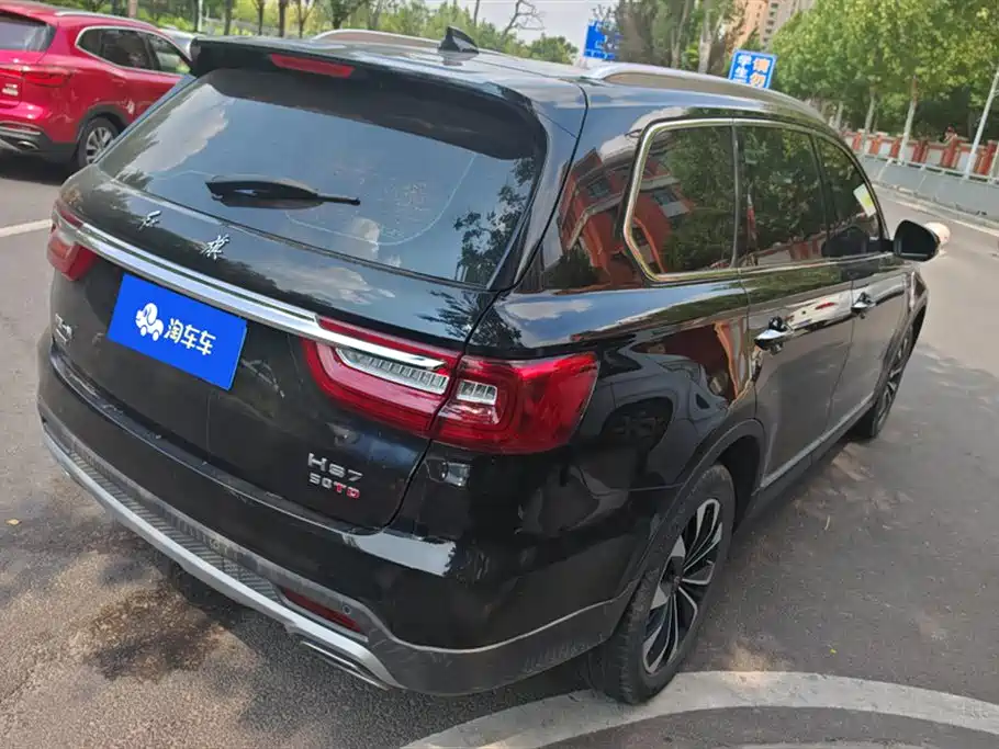 Hongqi HS7