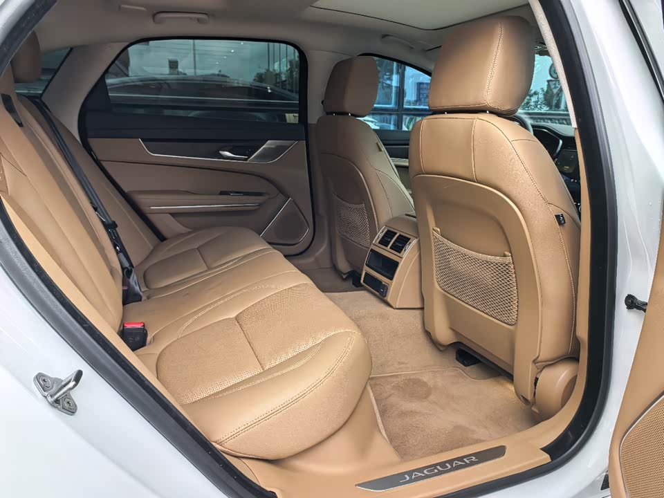 Jaguar XFL