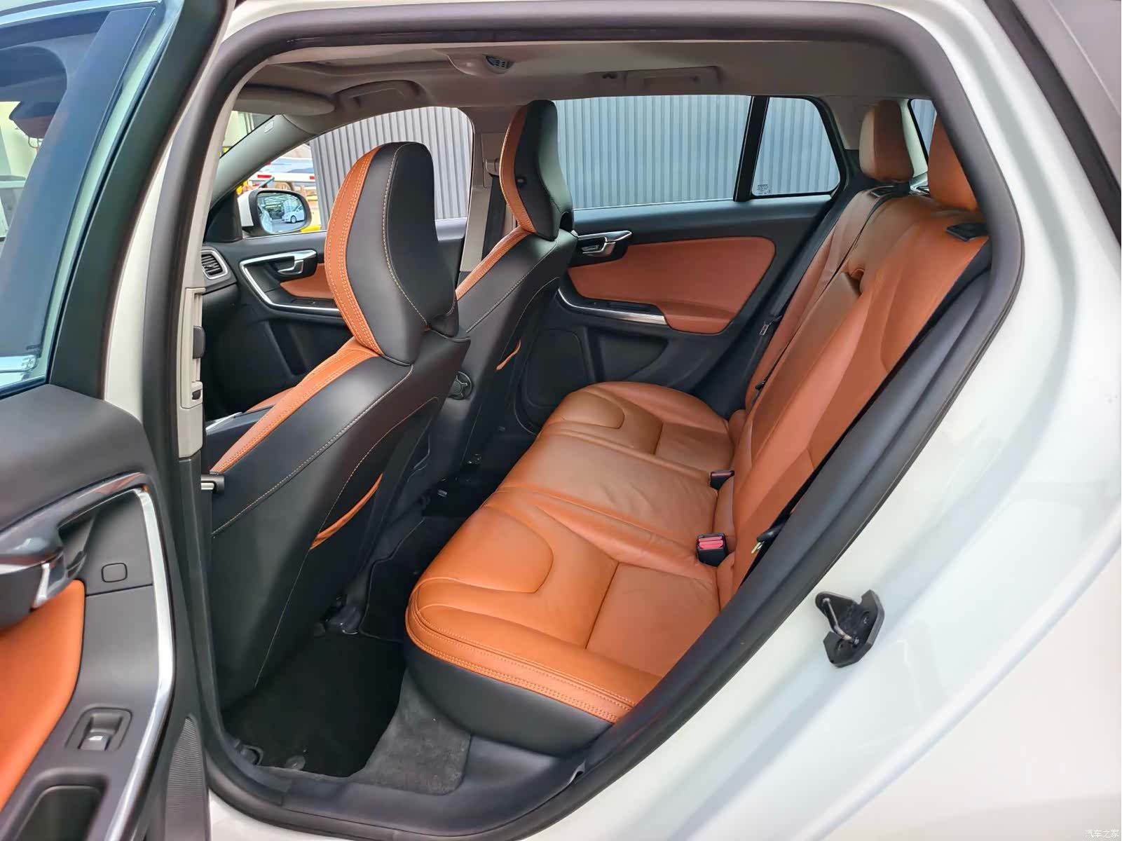 Volvo V60, 2012 11