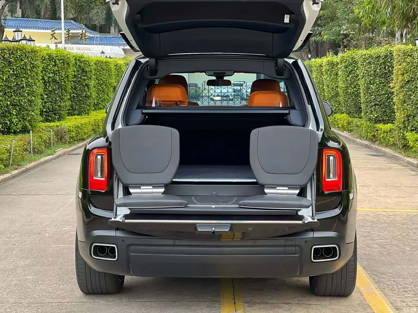 Rolls-Royce Cullinan, 2019 4