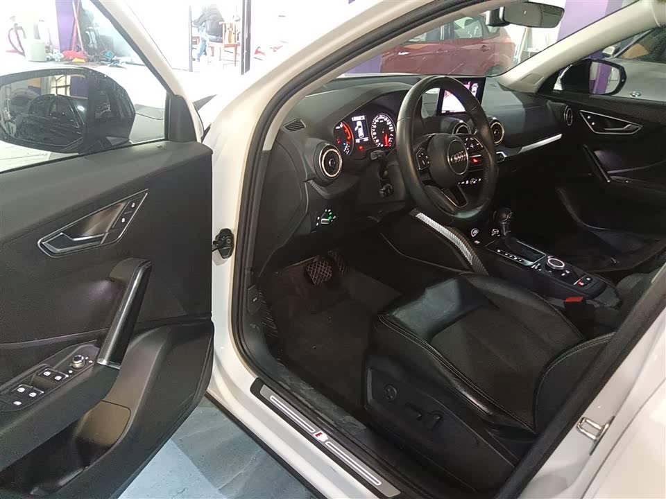 Audi Q2L