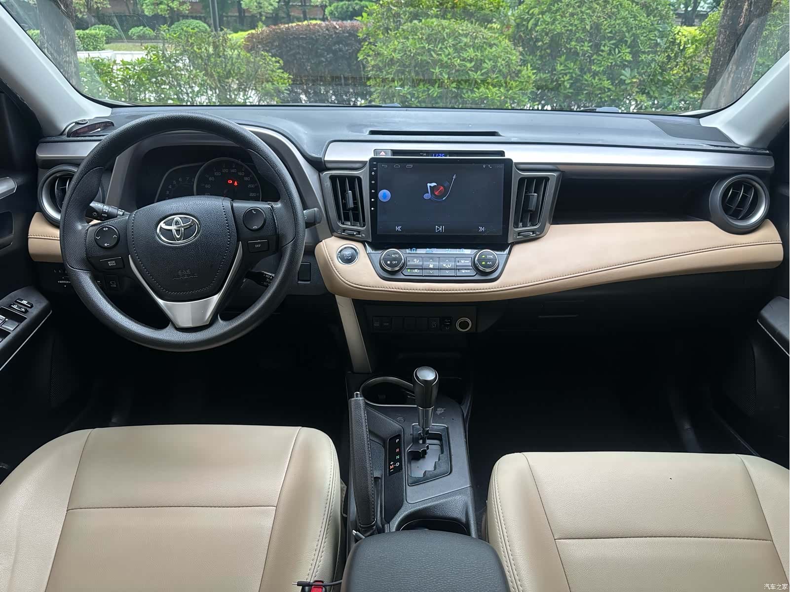 Toyota RAV4, 2017 все фото