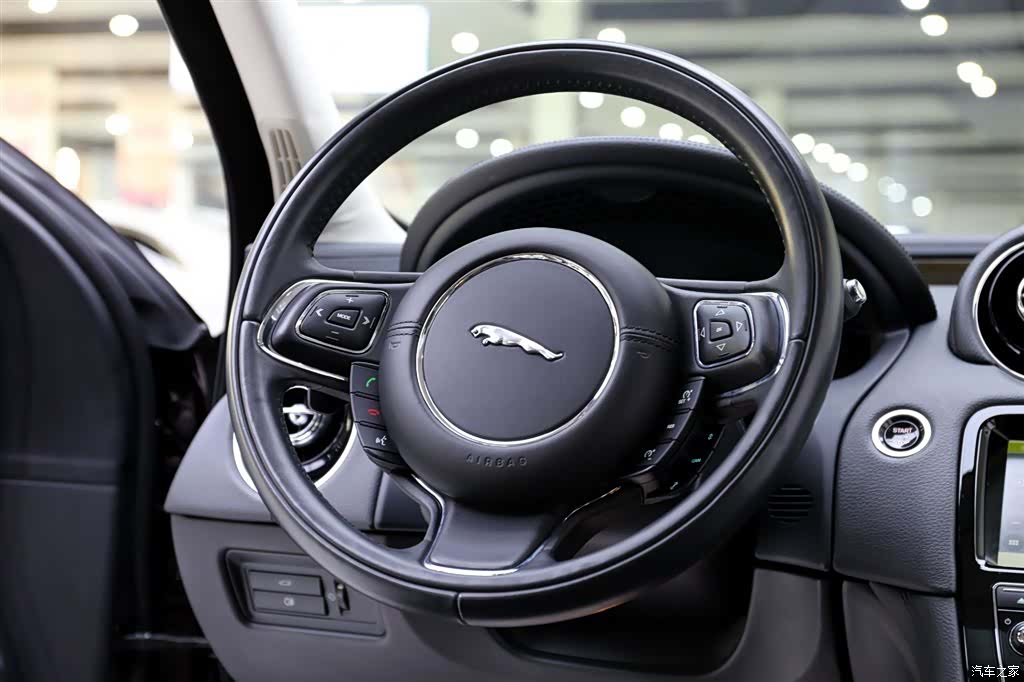Jaguar XJ, 2019 11