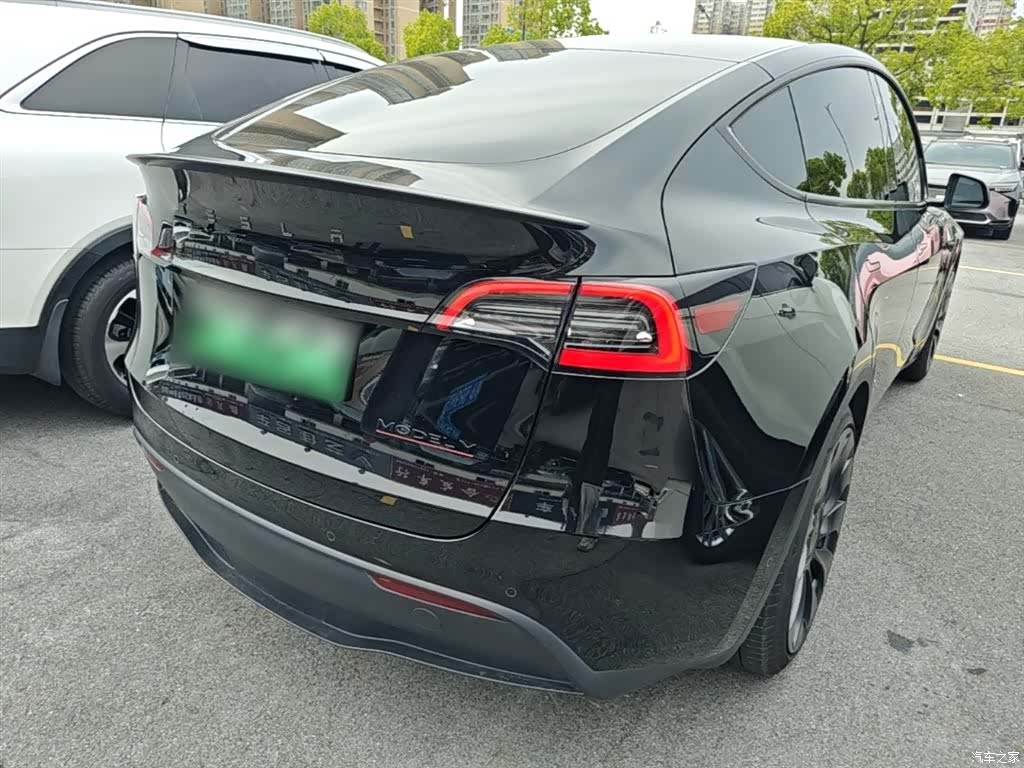 Tesla Model Y, 2023 7