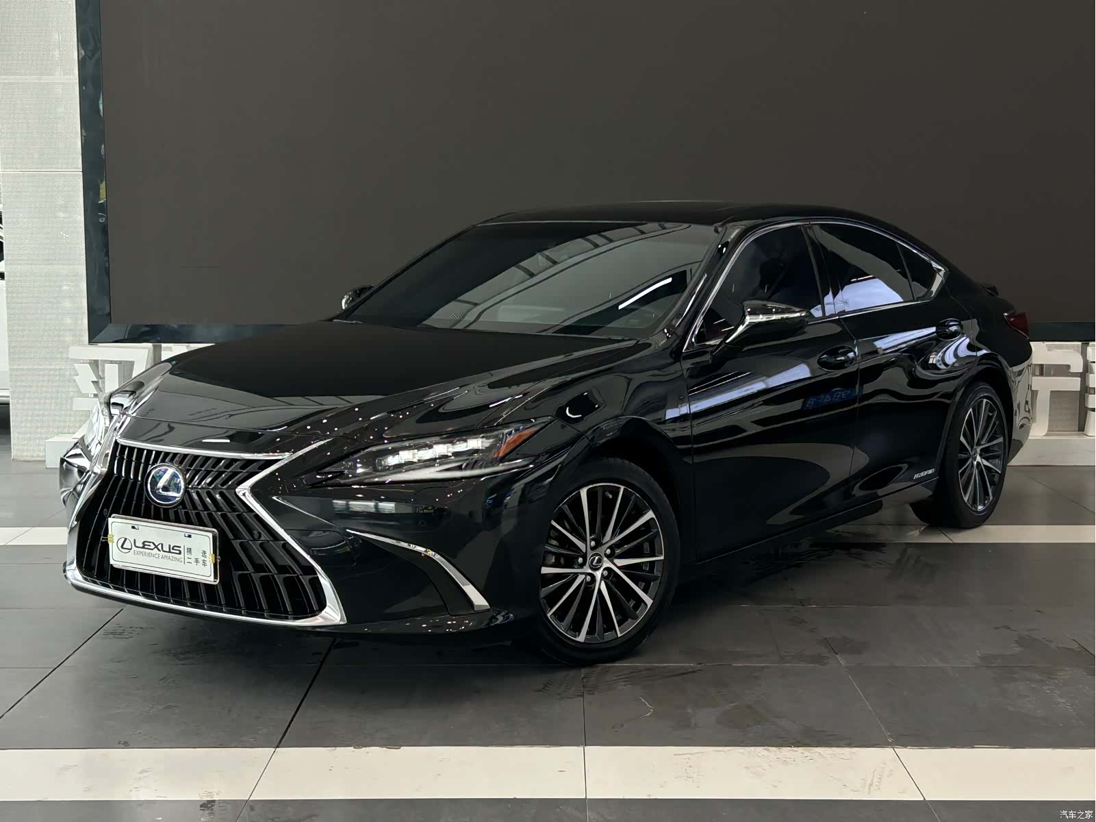Lexus ES, 2022 1
