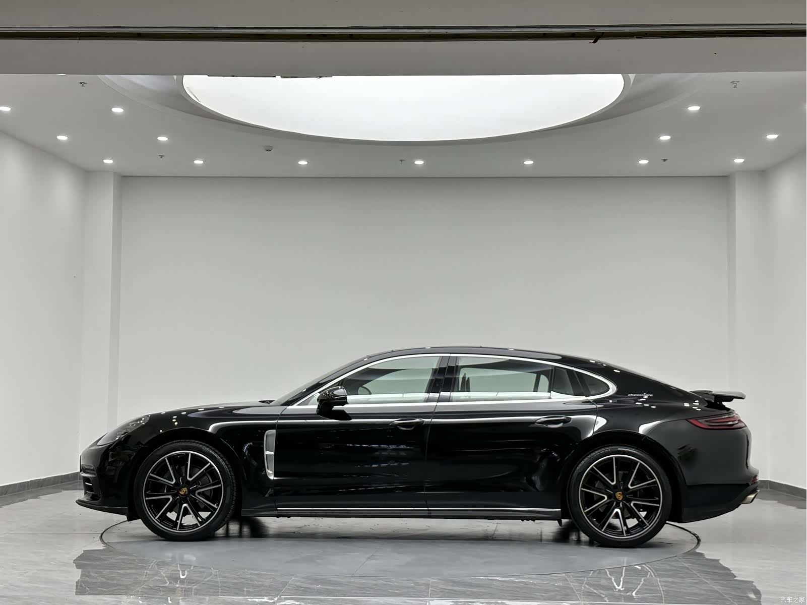 Porsche Panamera, 2018 все фото