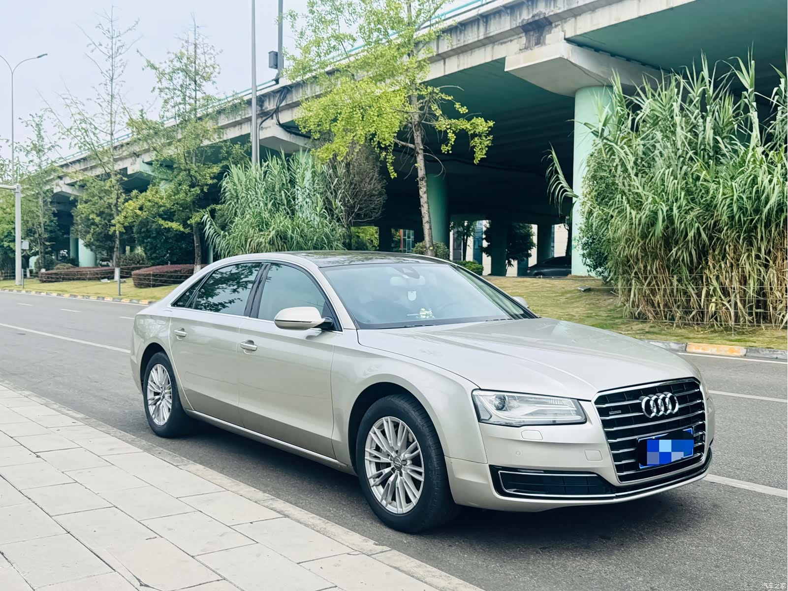 Audi A8L, 2014 3
