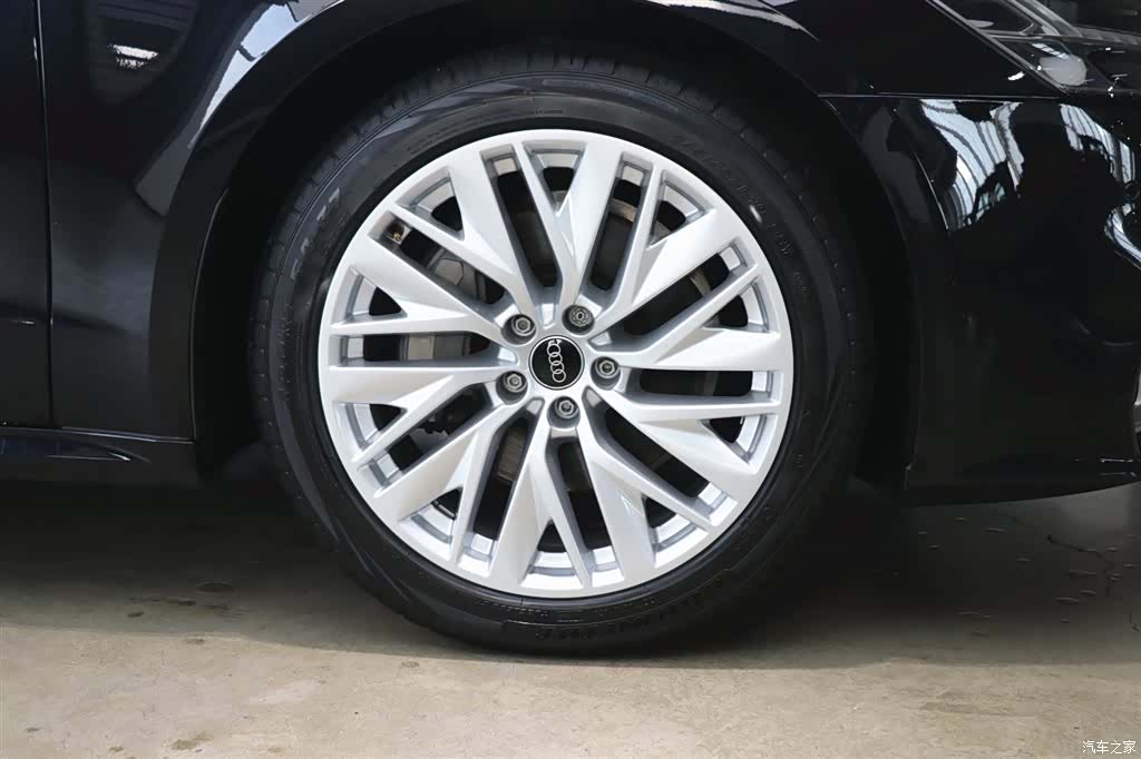 Audi A7L, 2023 26
