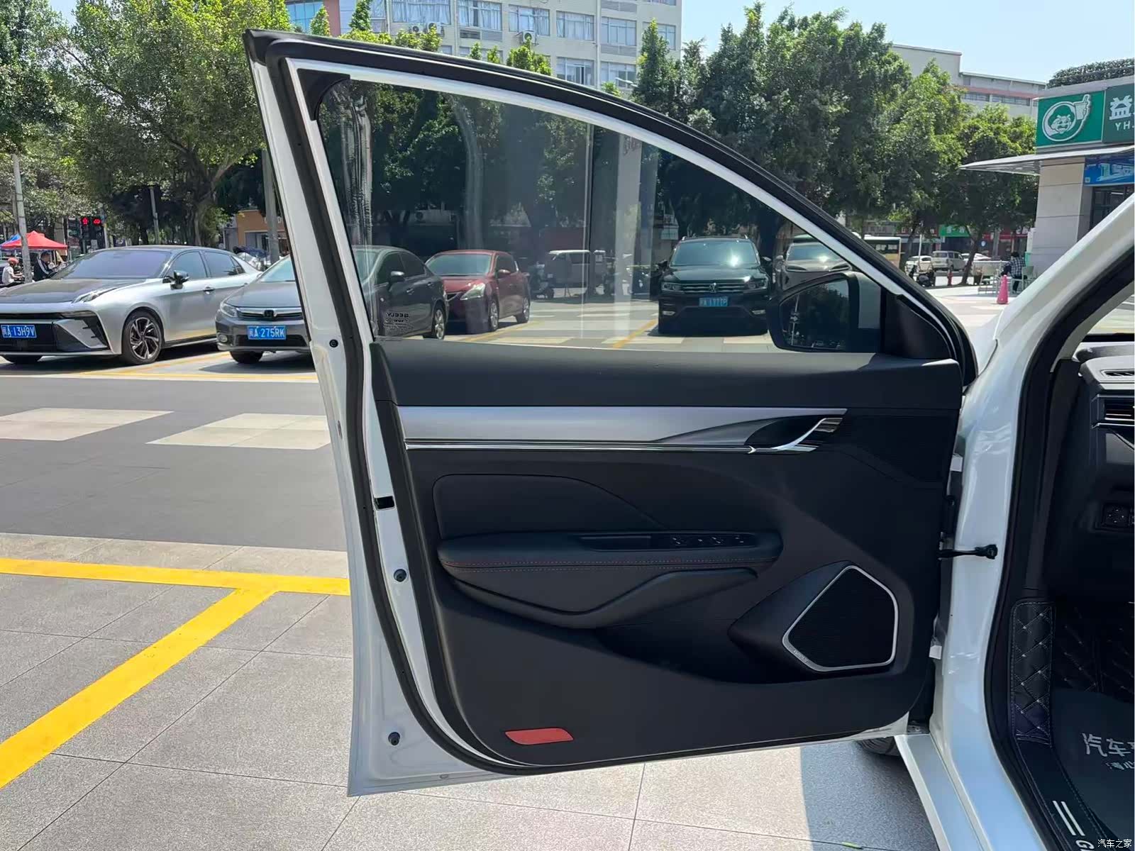 Geely Binray, 2020 10