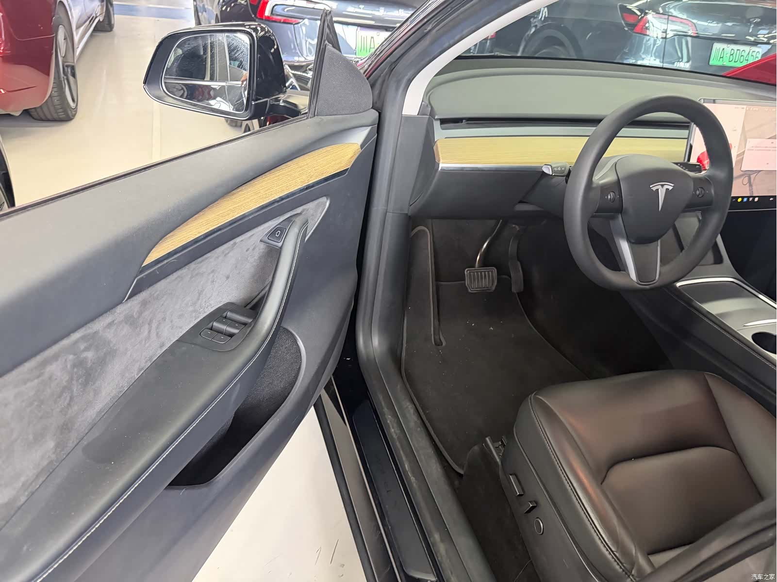 Tesla Model Y, 2023 9