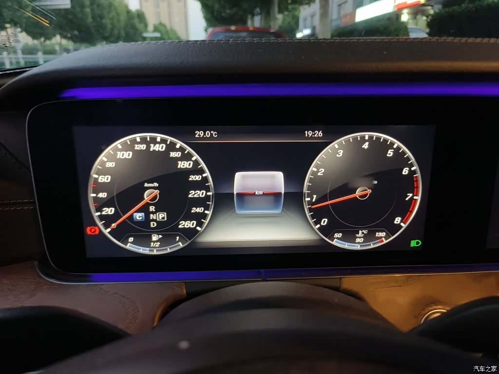 Mercedes-Benz E-Class, 2017 4