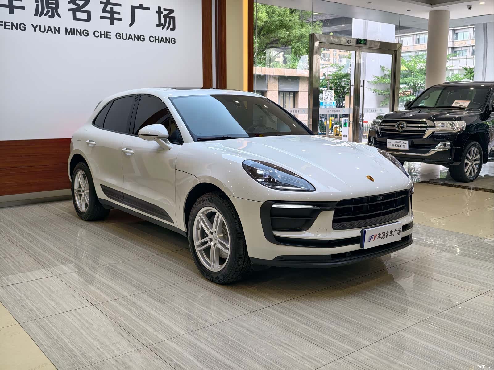 Porsche Macan, 2023 3