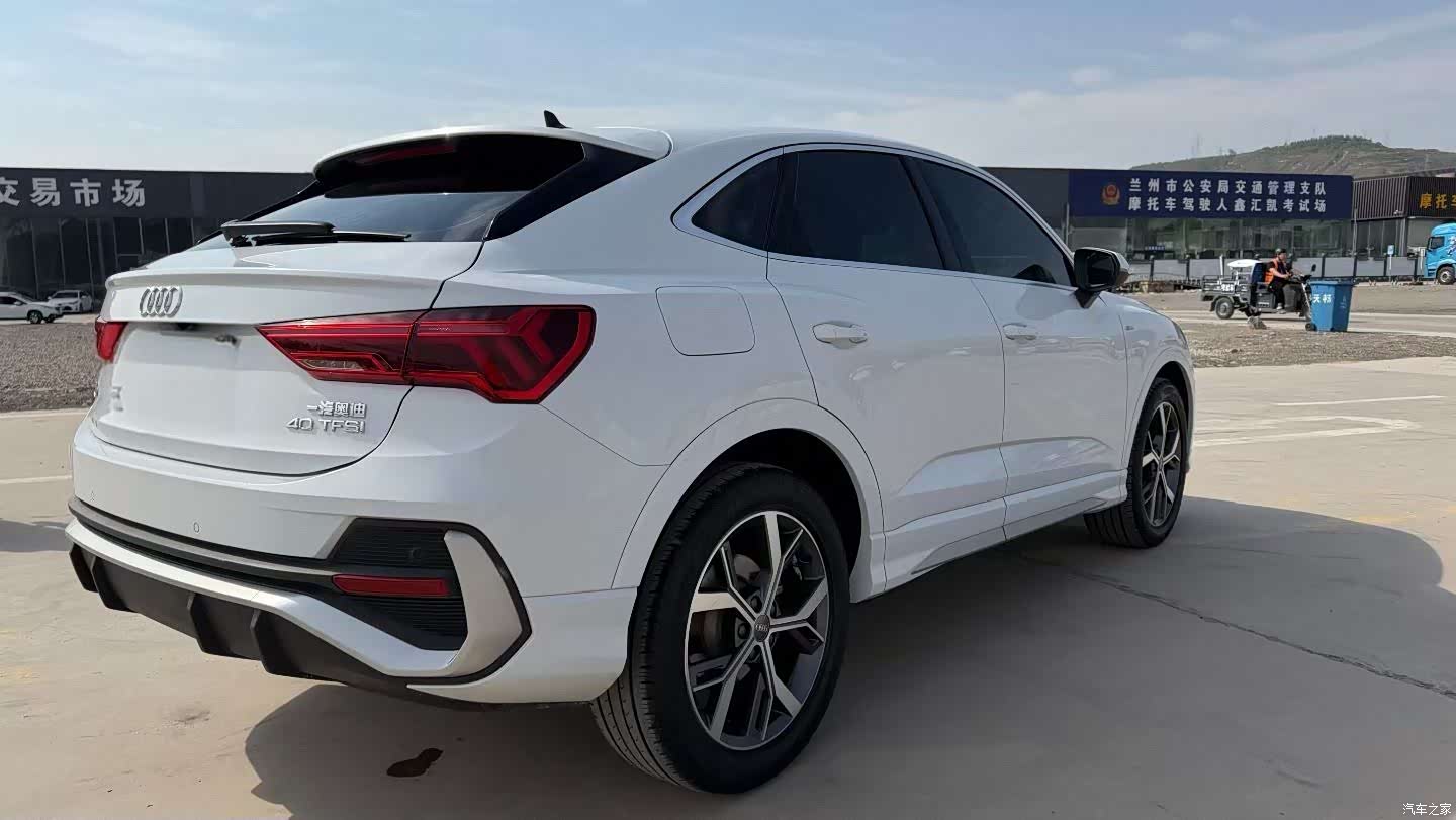 Audi Q3, 2021 все фото