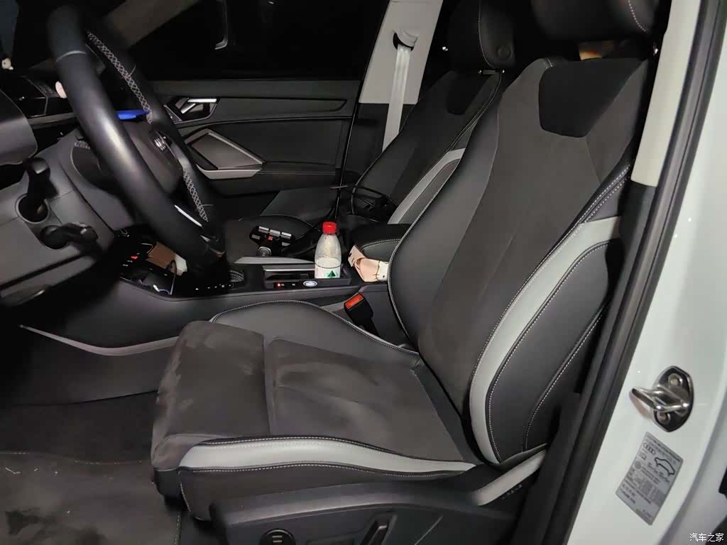 Audi Q3, 2022 11