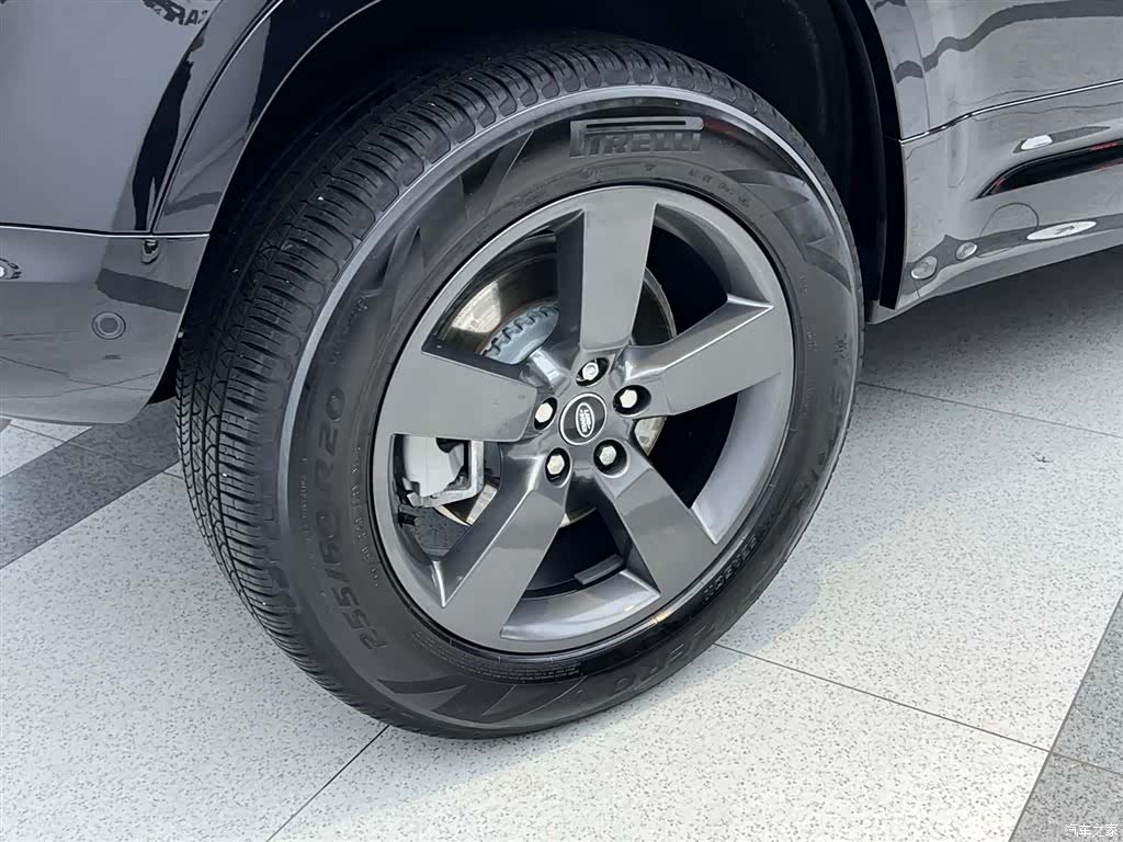 Land Rover Defender, 2025 32