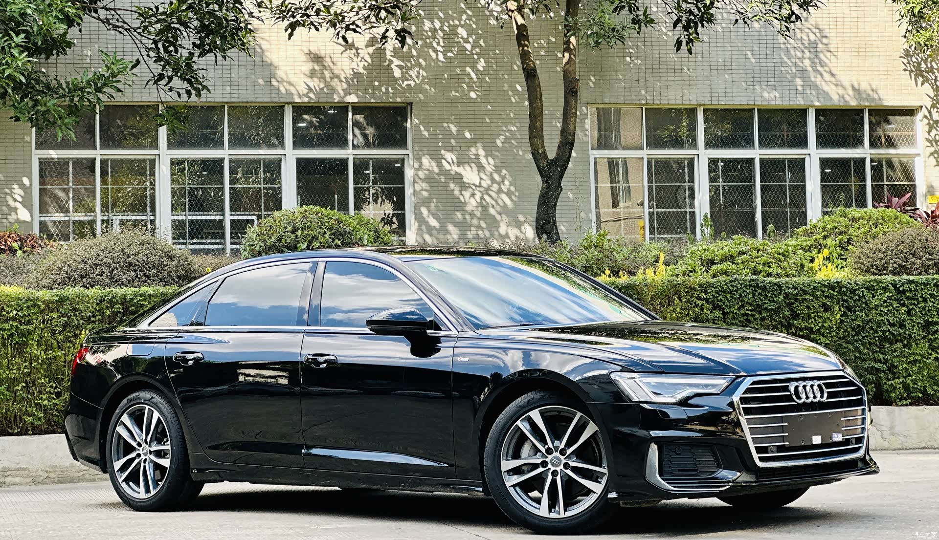 Audi A6L, 2021 3