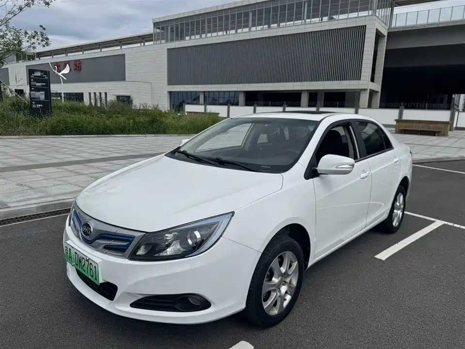 BYD e5