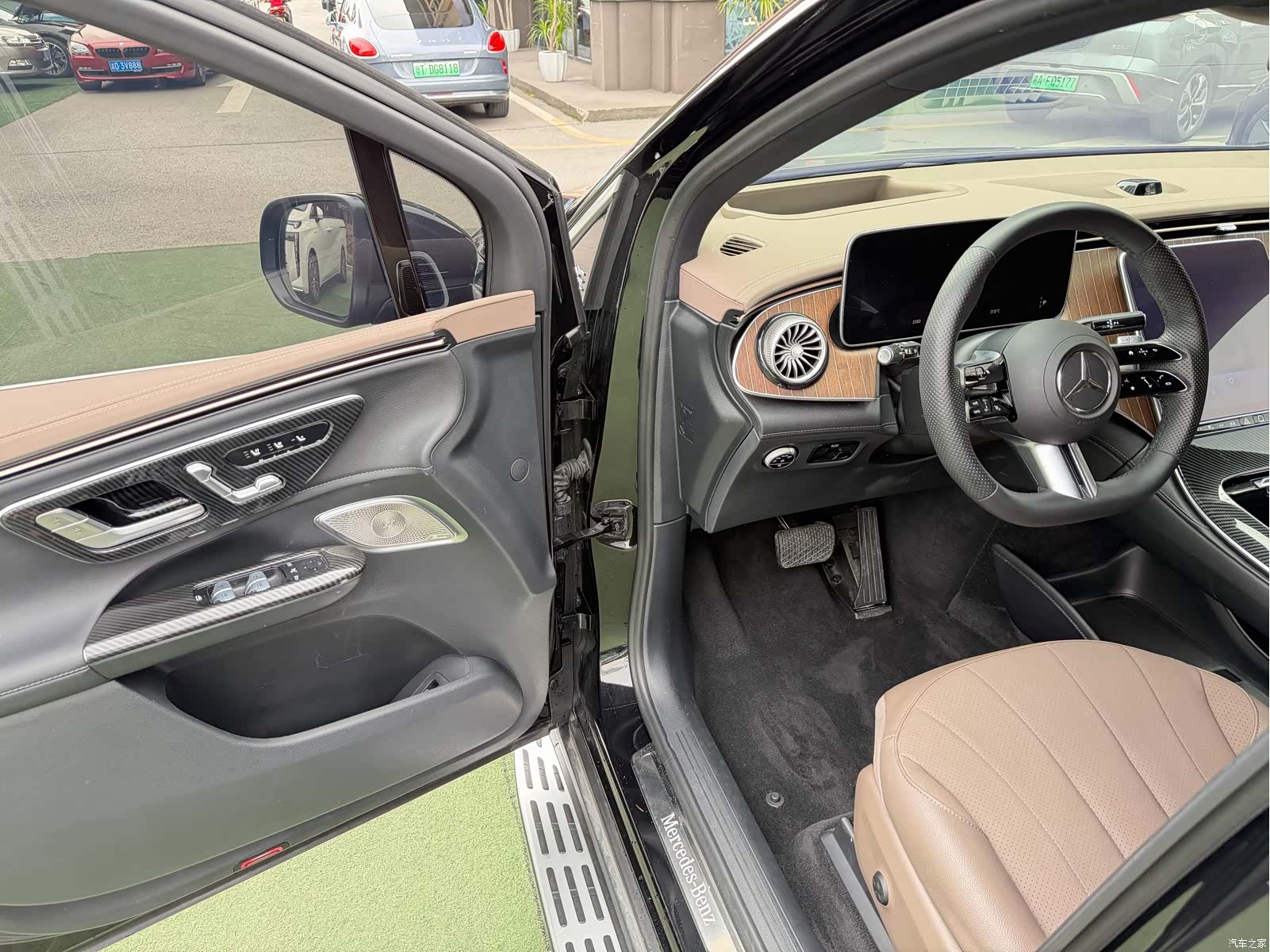 Mercedes-Benz EQE, 2023 4