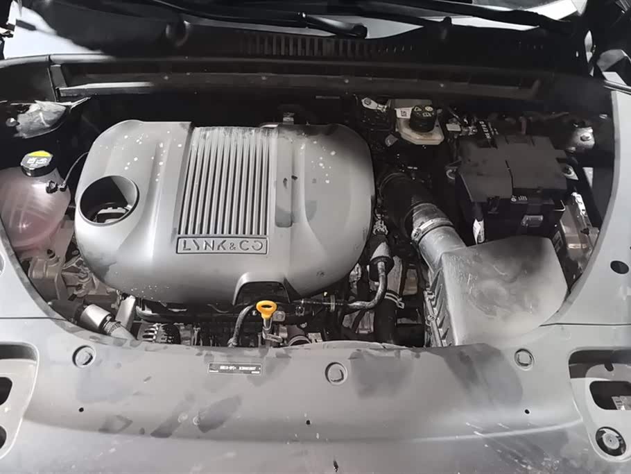 Lynk & Co 03