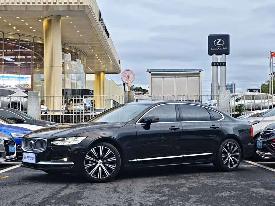 Volvo S90