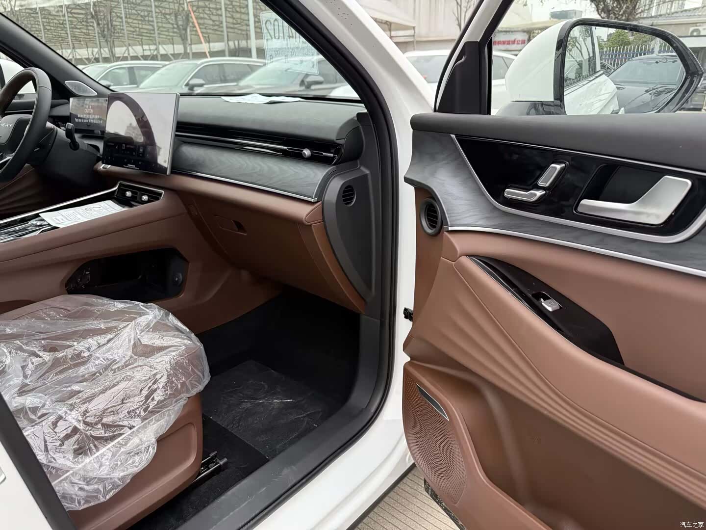 Chery Tiggo 9, 2026 17