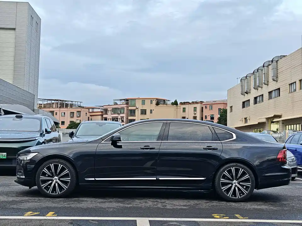 Volvo S90