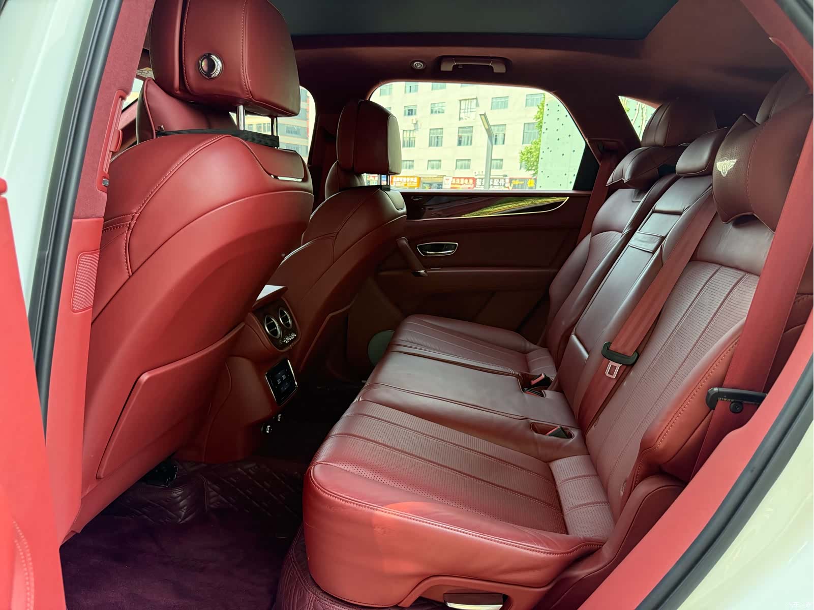 Bentley Bentayga, 2020 8