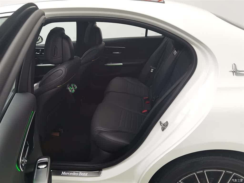 Mercedes-Benz C-Class, 2025 15