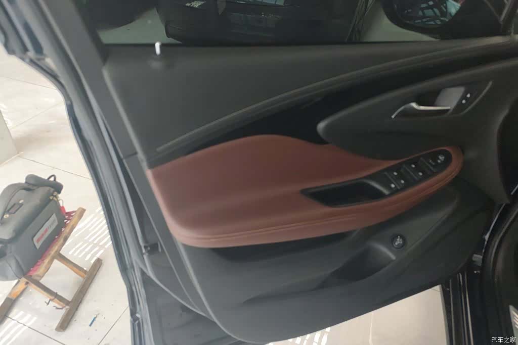 Buick Envision Plus, 2021 7