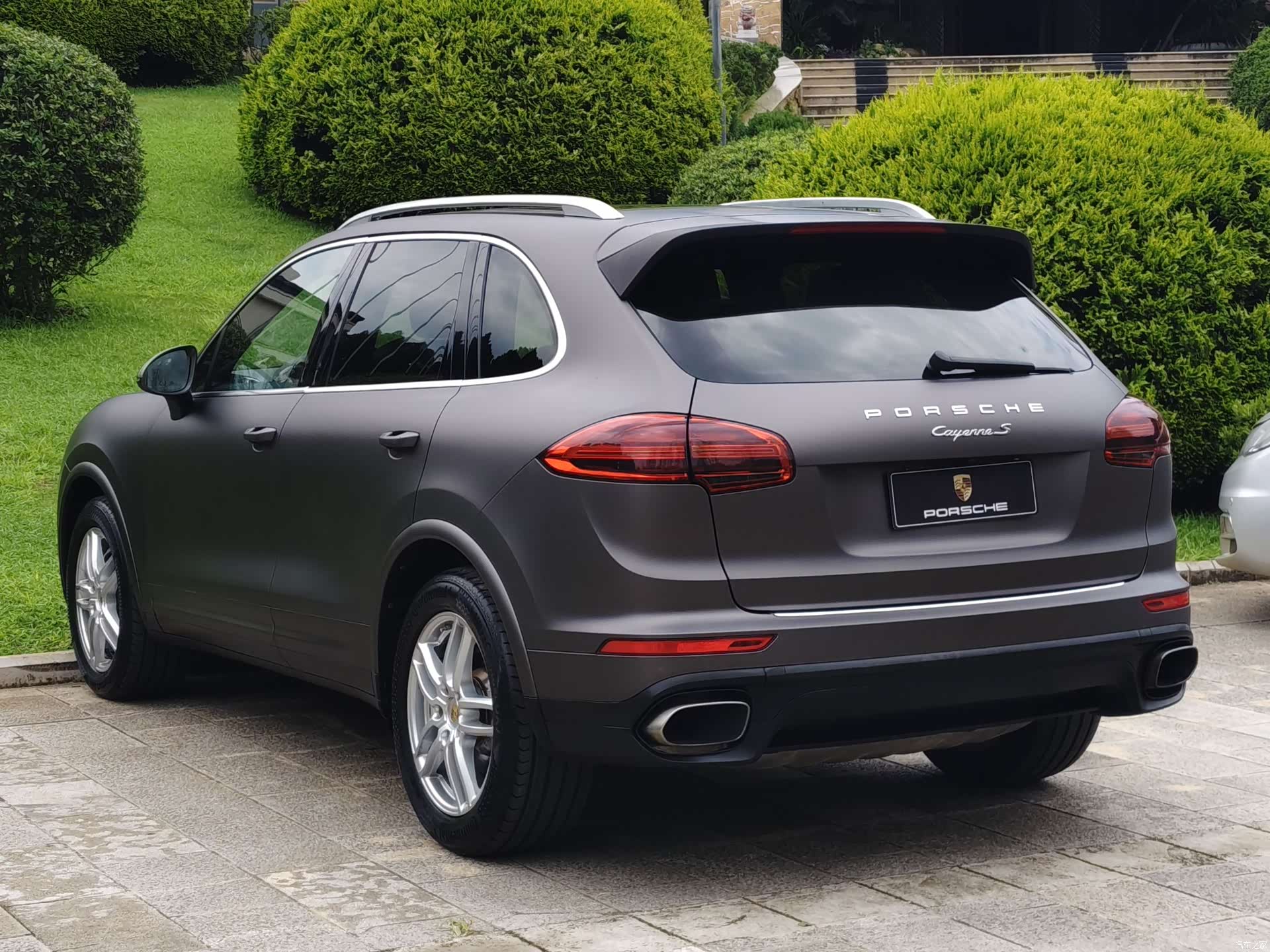 Cayenne Platinum, 2017 9
