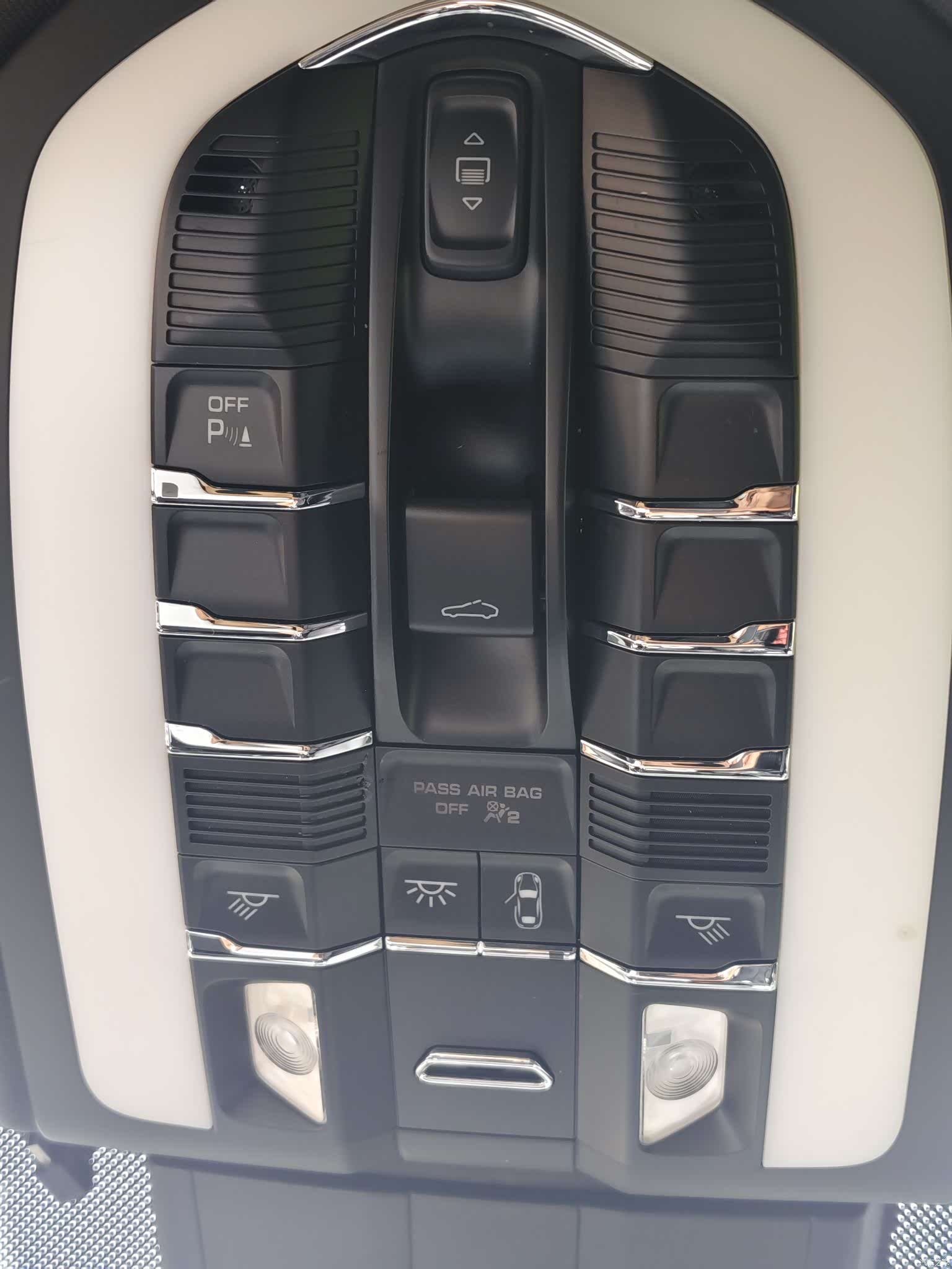 Cayenne Platinum, 2017 30