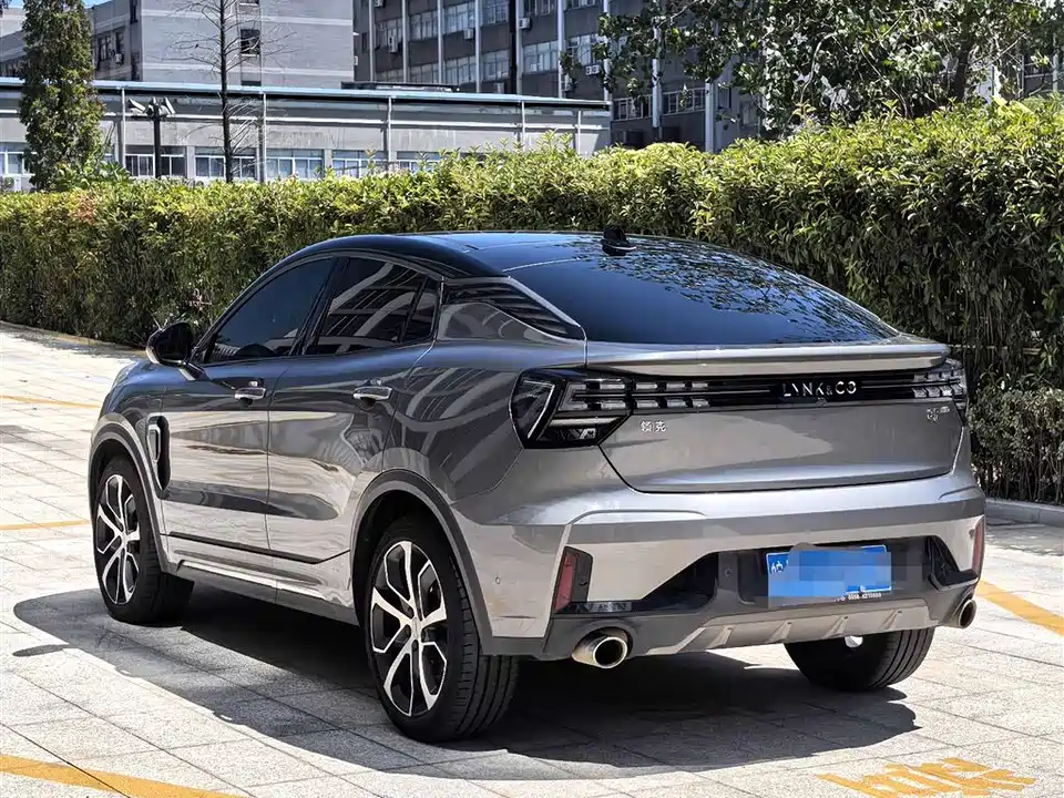Lynk & Co 05
