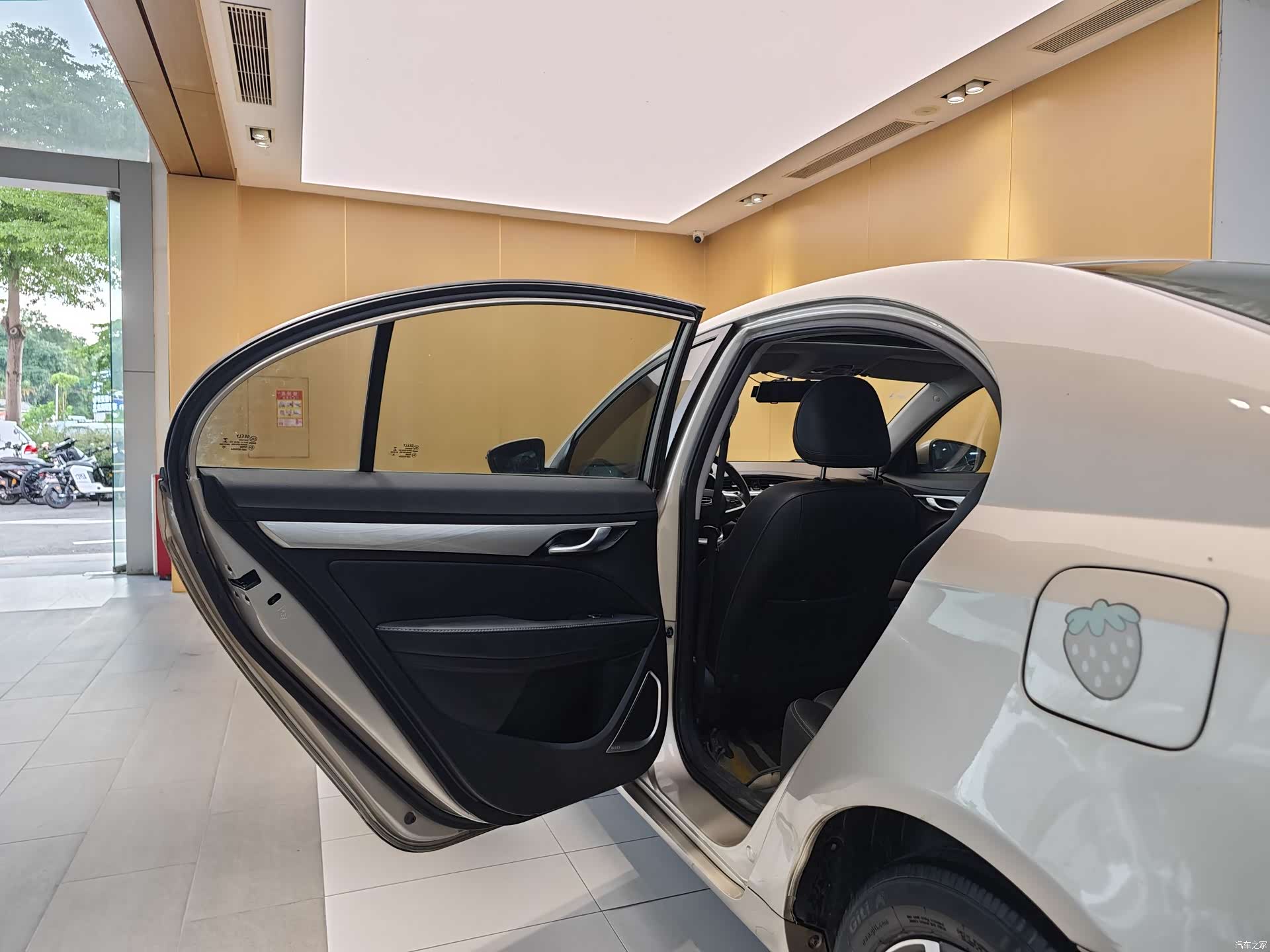 Geely Emgrand, 2021 20