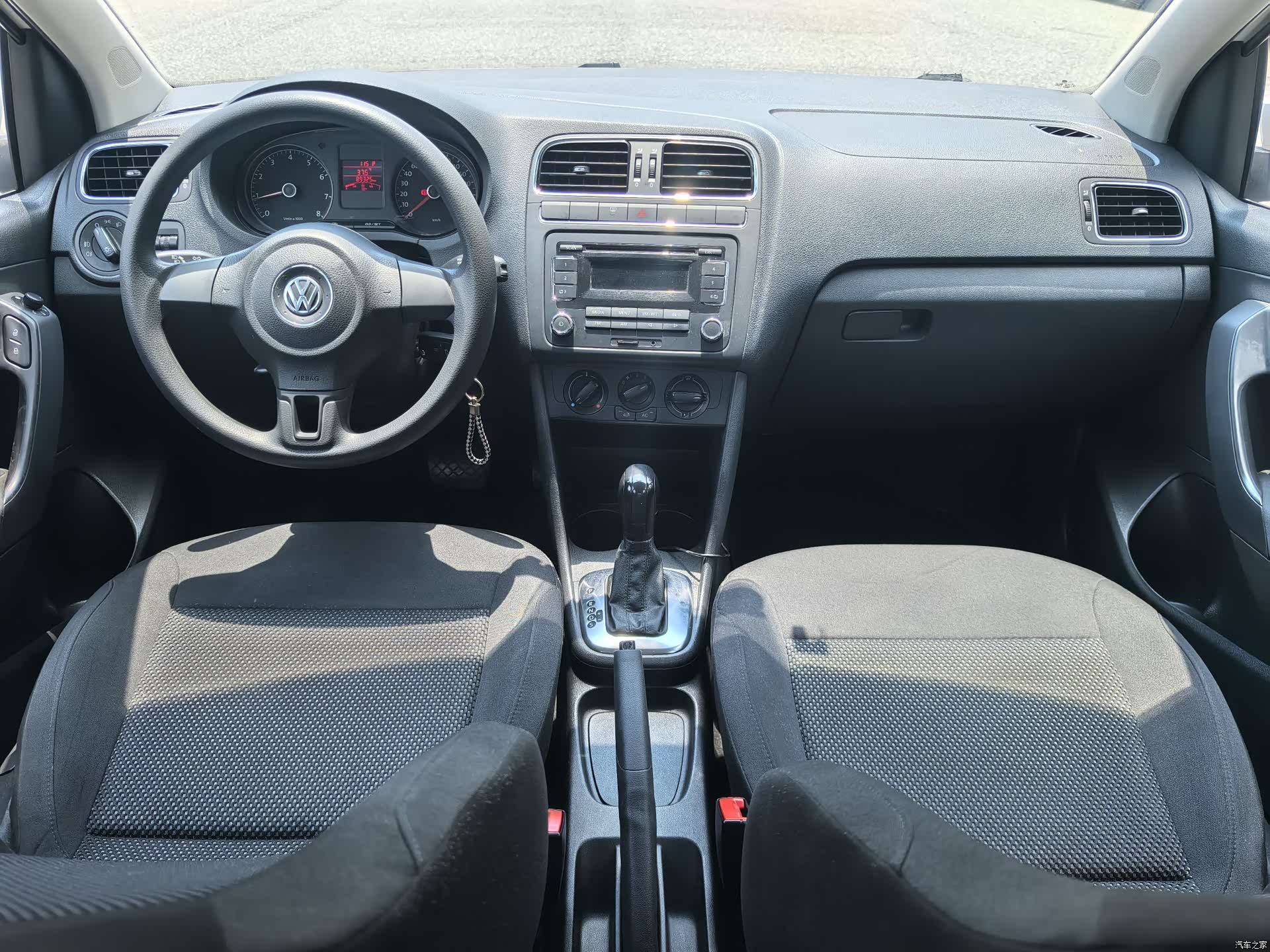 Volkswagen Polo, 2011 11