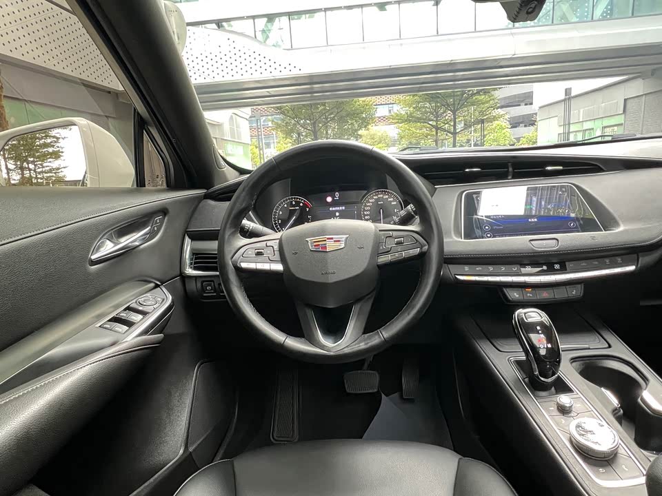 Cadillac XT4