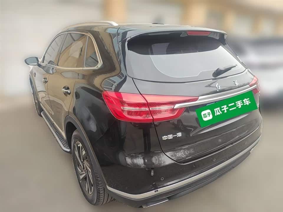 Hongqi HS5