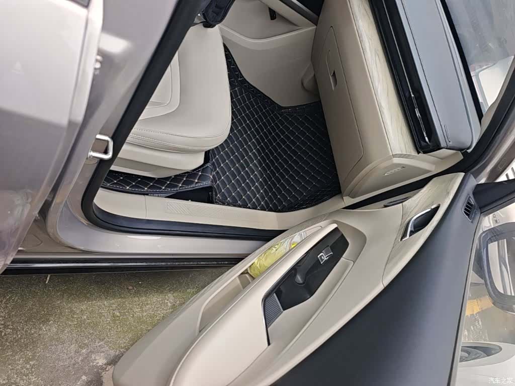 Wuling Starlight, 2026 11