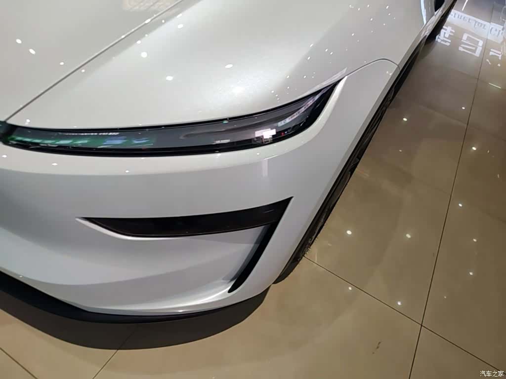 Tesla Model Y, 2026 24